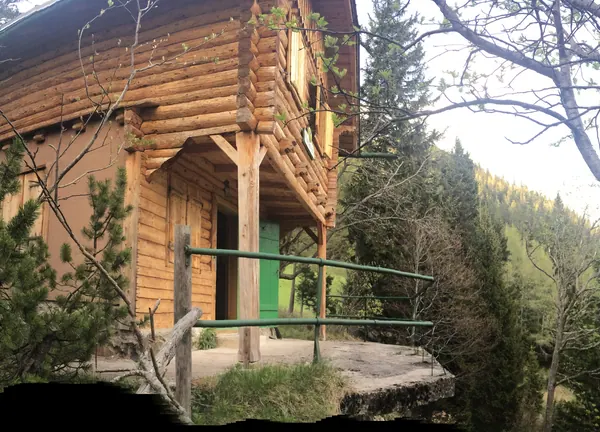 Hütte nach der Fassadensanierung